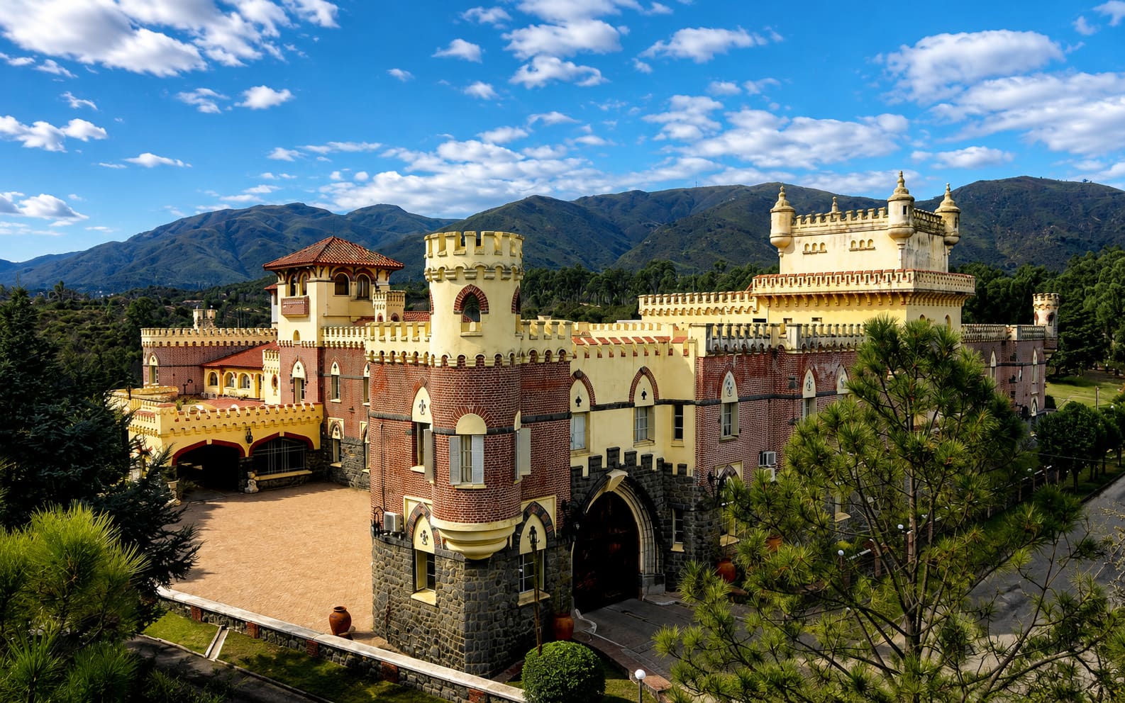 Castillo Fábrega - Vacaciones de Invierno - Parque Los Cocos, Córdoba